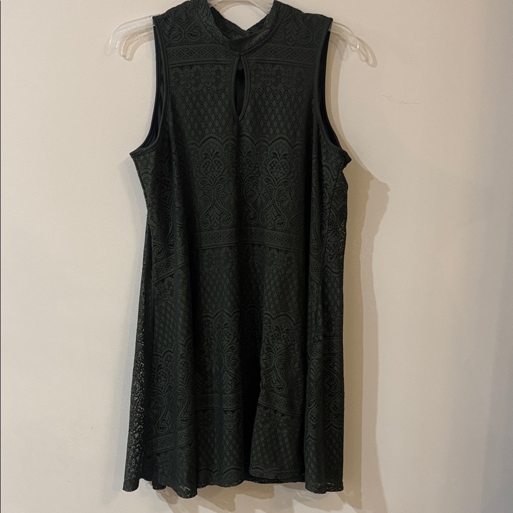 J. Gee Olive Green Lace Sleeveless Tunic Top 1X Boho Keyhole Neck